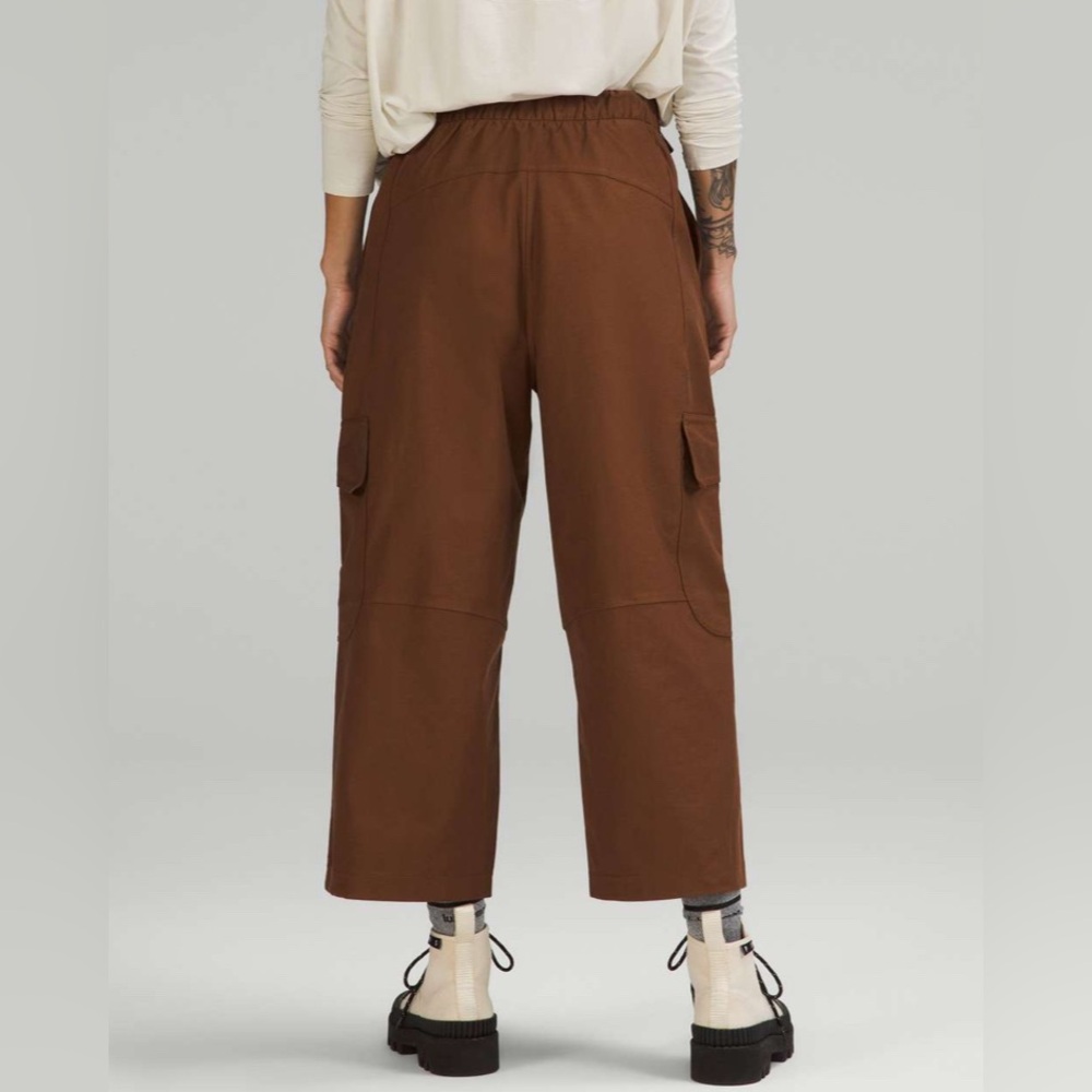 Lululemon Light Utilitech Cargo Pocket High-Rise Crop